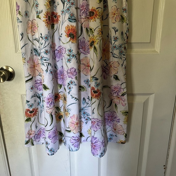 Crown & Ivy Women’s Floral Dress Size Medium - Picture 6 of 11